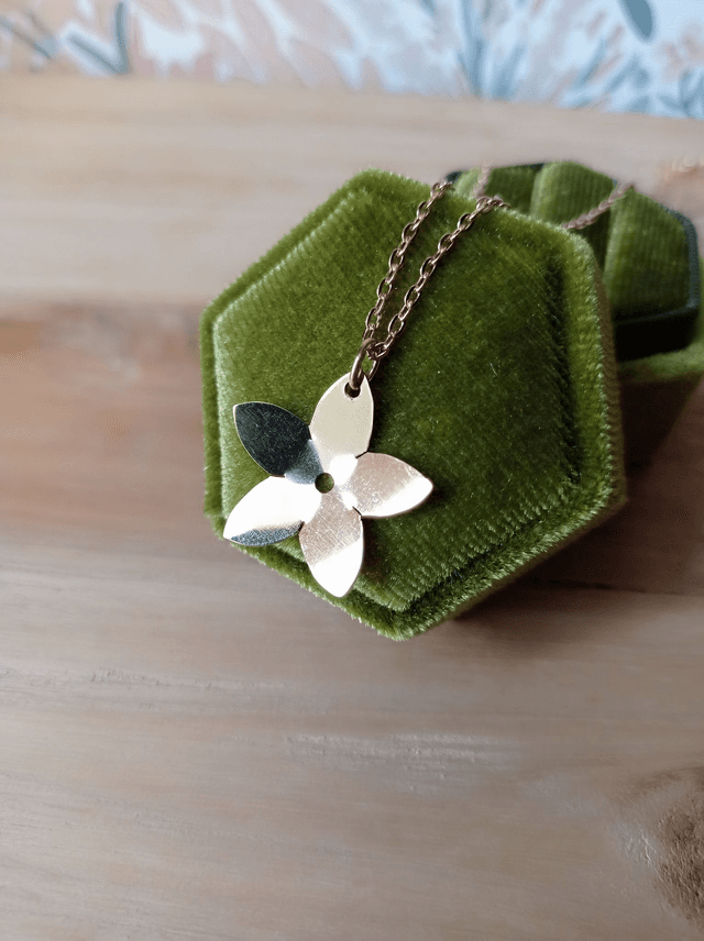 Collier fleur - collection d&#039;été campagne